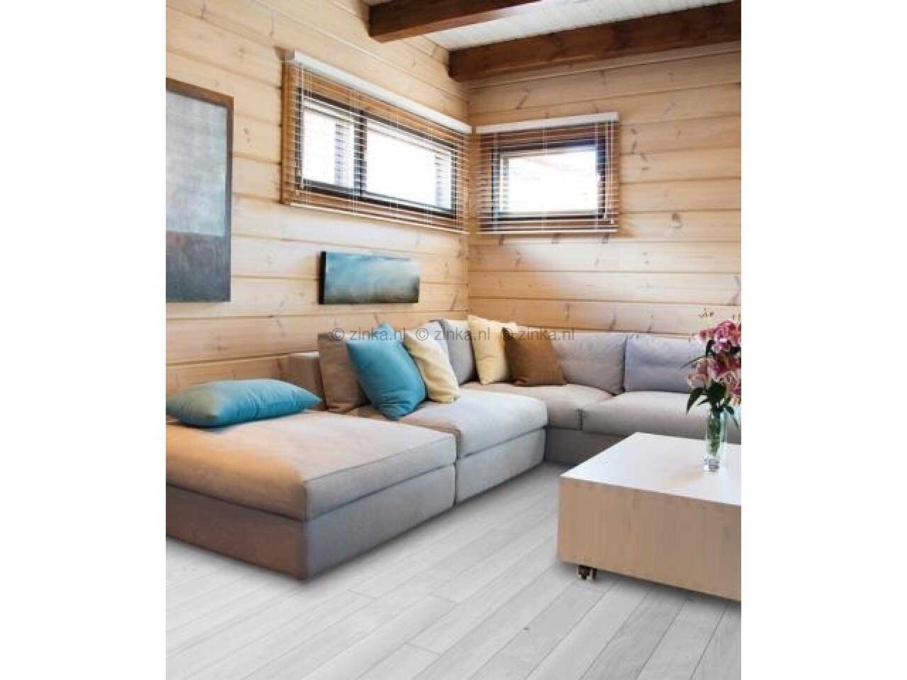 Interieur afgewerkt met Antiekgrijs Beits voor een tijdloze, elegante afwerking van houten oppervlakken.