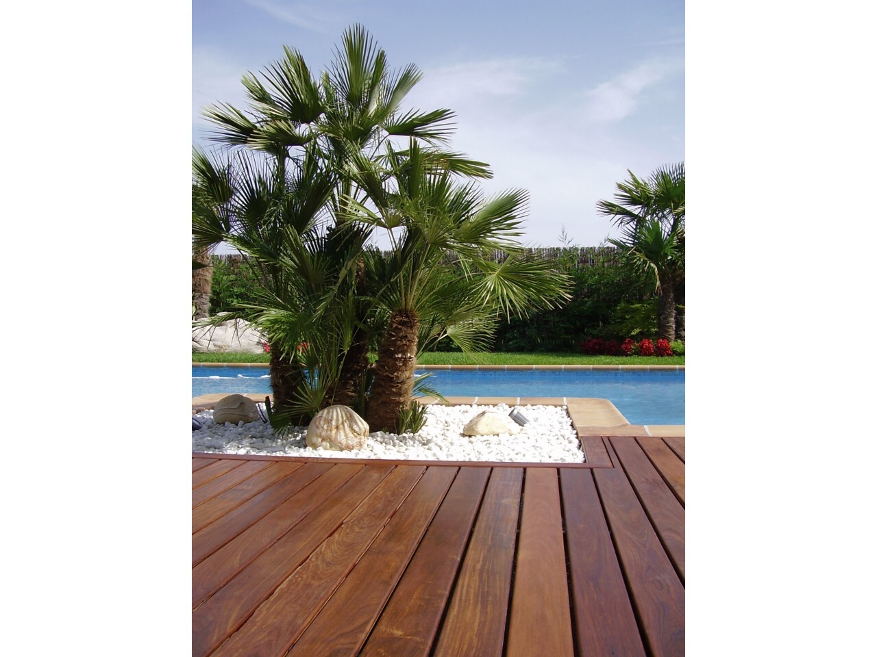 remmers-tuinhoutolie-eco-bangkirai-voor-bescherming-houten-tuinmeubels
