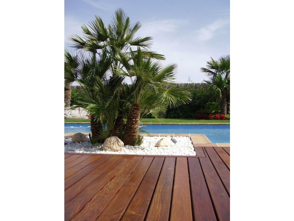 remmers-tuinhoutolie-eco-bangkirai-voor-bescherming-houten-tuinmeubels